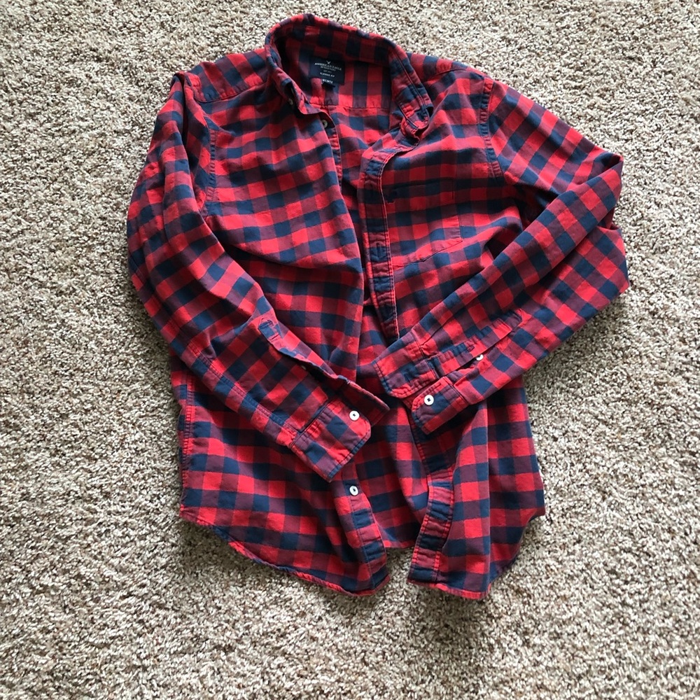 Men’s American Eagle Button-Down